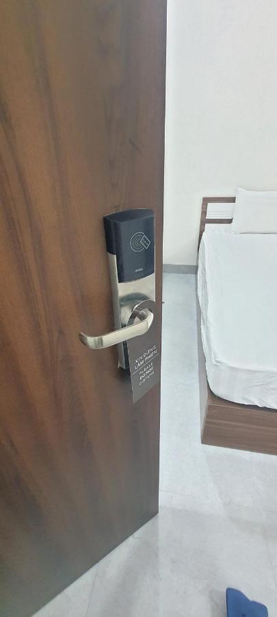 Karola Hotel دا نانغ المظهر الخارجي الصورة